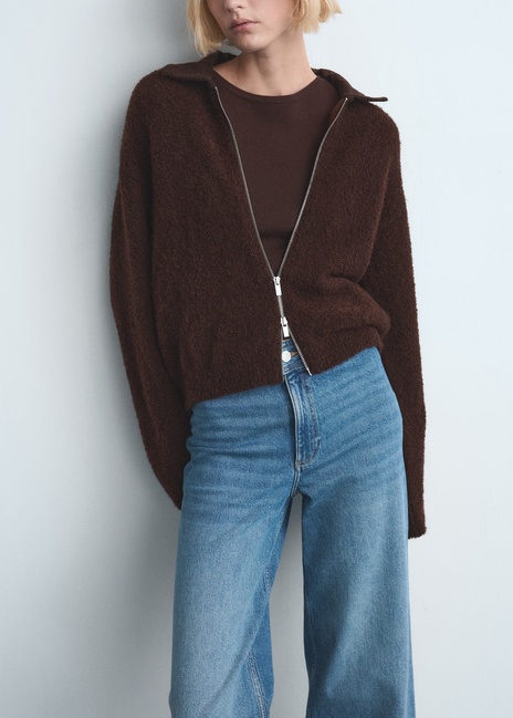 Жіночі сині джинси Mango артикул 27041231 TM 2 season Фото ракурс 4 - Жіночі сині джинси Mango артикул 27041231 TM 2 season