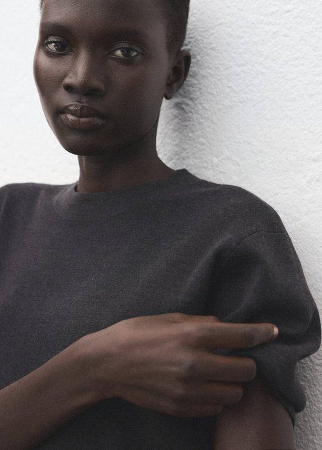 Женский серый джемпер Mango артикул 27051192 94 2 season Фото ракурс 4 - Женский серый джемпер Mango артикул 27051192 94 2 season