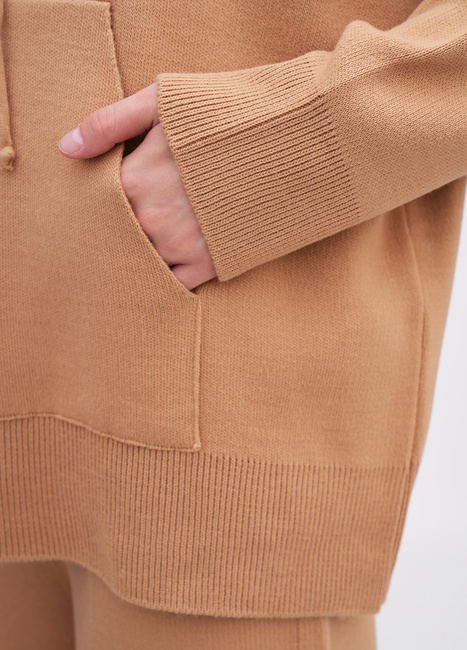 Фото ракурс 4 - Жіноче коричневe худі EQUILIBRI артикул W391 041 100 Mocco FW2025