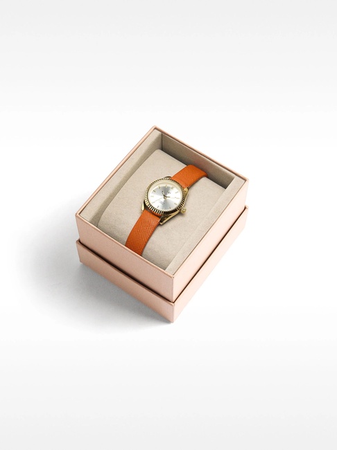 Женские оранжевые часы Parfois артикул 231898 _OR SS2025 Фото ракурс 4 - Женские оранжевые часы Parfois артикул 231898 _OR SS2025