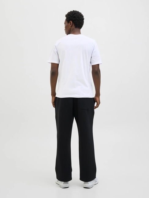 Чоловіча біла футболка Jack & Jones артикул 12283825 White FW2025 Фото ракурс 2 - Чоловіча біла футболка Jack & Jones артикул 12283825 White FW2025