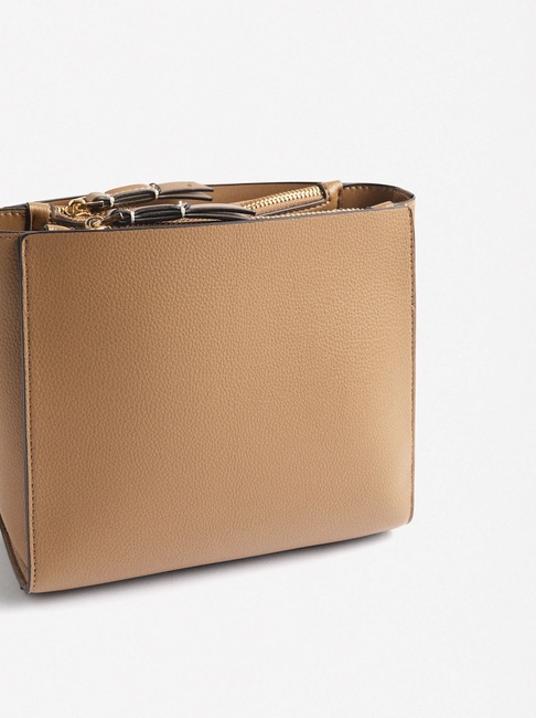 Фото ракурс 4 - Жіноча коричнева сумка Parfois артикул 230325 _CA SS2025