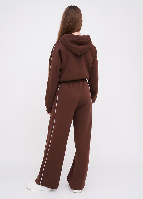 Фото ракурс 4 - Жіночі коричневі штани EQUILIBRI артикул W291 050 200 CINNAMON FW2025