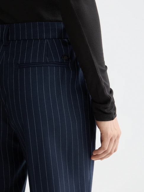 Жіночі сині брюки SCOTCH & SODA артикул 177637 U965 FW2025 Фото ракурс 4 - Жіночі сині брюки SCOTCH & SODA артикул 177637 U965 FW2025