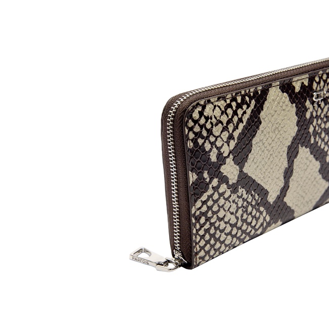 Жіночий коричневий гаманець Parfois артикул 238862 _DM FW2025 Фото ракурс 3 - Жіночий коричневий гаманець Parfois артикул 238862 _DM FW2025