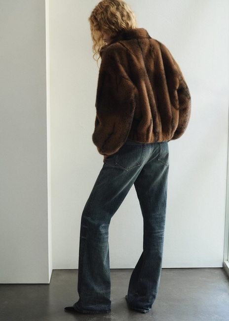 Женские синие джинсы Mango артикул 17037812 DO 1 season Фото ракурс 2 - Женские синие джинсы Mango артикул 17037812 DO 1 season