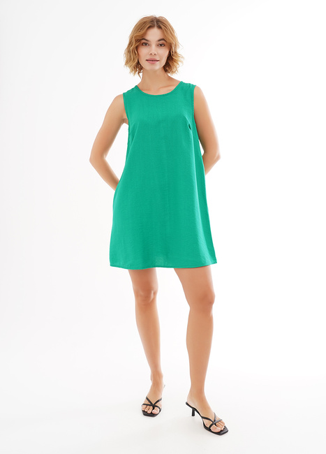 Женское зеленое платье EQUILIBRI артикул W452 076 000 Green SS2025 Фото ракурс 1 - Женское зеленое платье EQUILIBRI артикул W452 076 000 Green SS2025