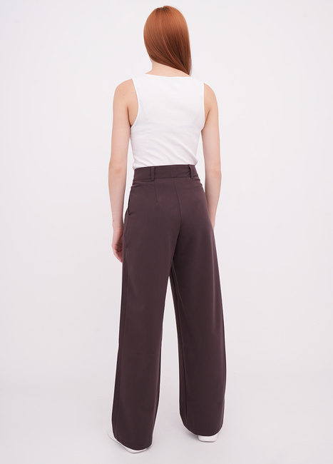 Фото ракурс 2 - Жіночі коричневі брюки EQUILIBRI артикул W466 011 002 Brown FW2025
