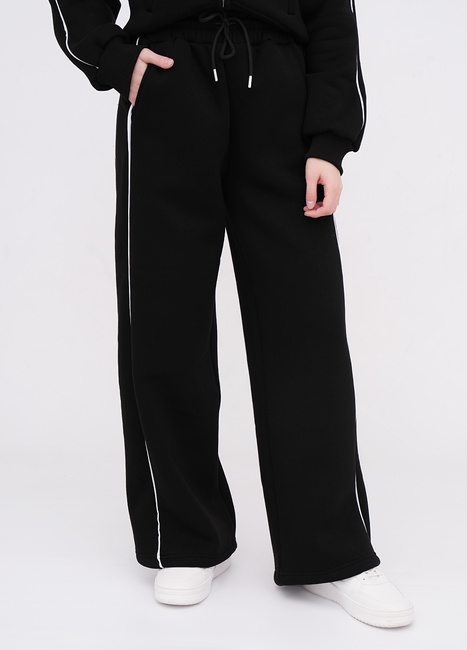 Женские черные штаны EQUILIBRI артикул W291 050 200 Black FW2025 Фото ракурс 1 - Женские черные штаны EQUILIBRI артикул W291 050 200 Black FW2025