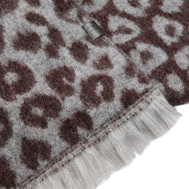 Фото ракурс 3 - Женский серый шарф Parfois артикул 242012 _BU FW2025