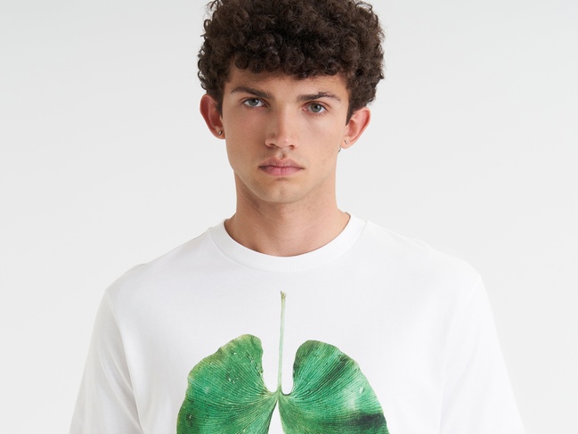 Чоловіча біла футболка Benetton артикул 3BL0U10AG 101 25P Фото ракурс 3 - Чоловіча біла футболка Benetton артикул 3BL0U10AG 101 25P