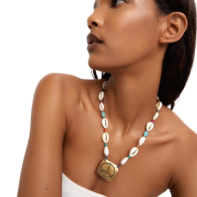 Женское молочное ожерелье Parfois артикул 235039 _BM FW2025 Фото ракурс 4 - Женское молочное ожерелье Parfois артикул 235039 _BM FW2025