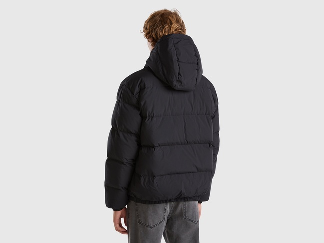 Фото ракурс 2 - Чоловіча чорна куртка Benetton артикул 2JF8UN05E 100 25A