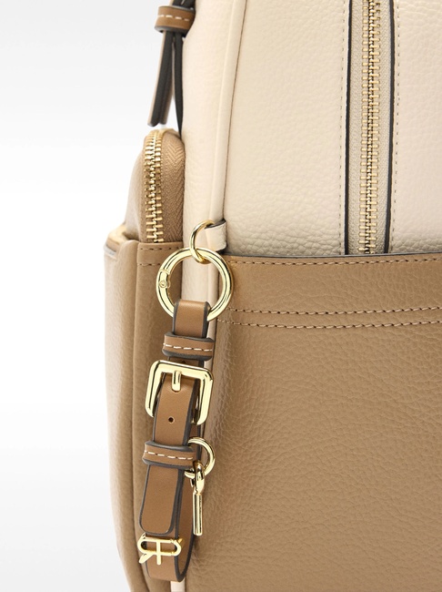 Фото ракурс 3 - Жіночий молочний рюкзак Parfois артикул 231980 _EC SS2025