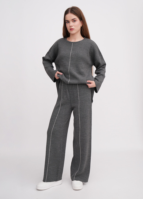 Фото ракурс 3 - Женские серые штаны EQUILIBRI артикул W391 053 200 Dark grey FW2025