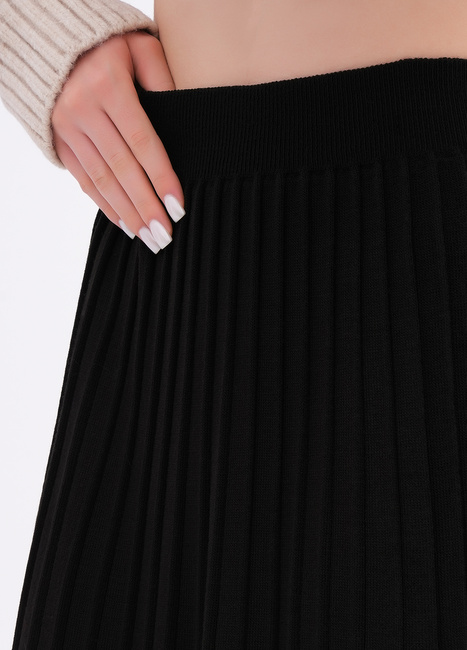 Фото ракурс 4 - Жіноча чорна спiдниця EQUILIBRI артикул W362 001 000 Black FW2025