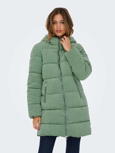 Фото ракурс 1 - Жіноча зелена куртка Only артикул 15334768 Hedge Green FW2025