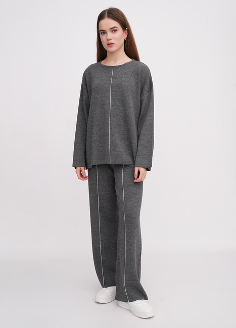 Жіночий сірий светр EQUILIBRI артикул W391 053 100 Dark grey FW2025 Фото ракурс 3 - Жіночий сірий светр EQUILIBRI артикул W391 053 100 Dark grey FW2025