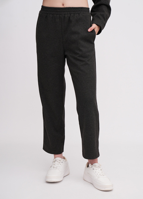 Фото ракурс 1 - Жіночі сірі брюки EQUILIBRI артикул W491 077 200 Anthracite FW2025