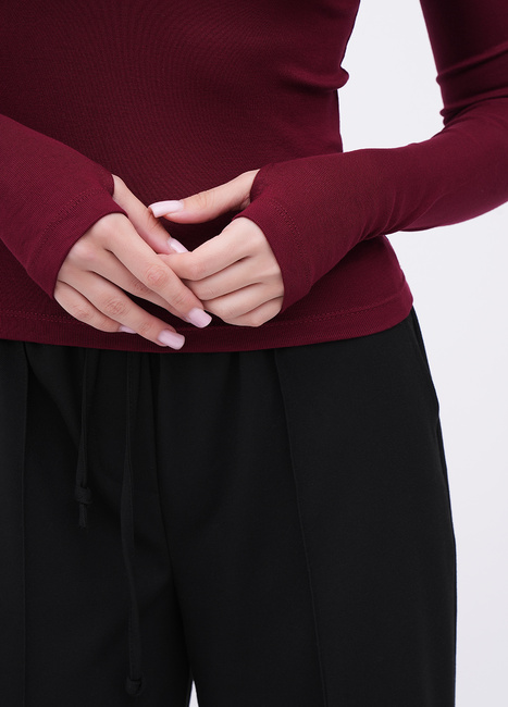 Жіночий бордовий лонгслів EQUILIBRI артикул W215 027 000 bordo FW2025 Фото ракурс 4 - Жіночий бордовий лонгслів EQUILIBRI артикул W215 027 000 bordo FW2025
