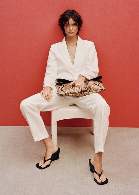 Жіночі молочні брюки Mango артикул 87887162 02 8 season Фото ракурс 2 - Жіночі молочні брюки Mango артикул 87887162 02 8 season