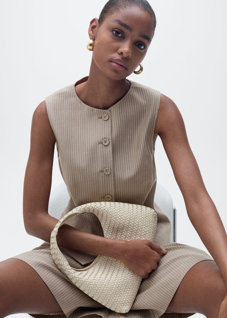 Жіночий коричневий жилет Mango артикул 87027187 35 8 season Фото ракурс 5 - Жіночий коричневий жилет Mango артикул 87027187 35 8 season