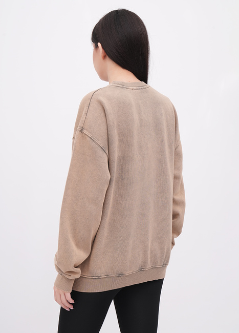 Жіночий коричневий світшот EQUILIBRI артикул W231 033 000 CAMEL FW2025 Фото ракурс 2 - Жіночий коричневий світшот EQUILIBRI артикул W231 033 000 CAMEL FW2025