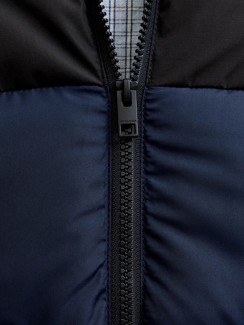 Фото ракурс 6 - Мужская синяя куртка Jack & Jones артикул 12279686 Sky Captain FW2025