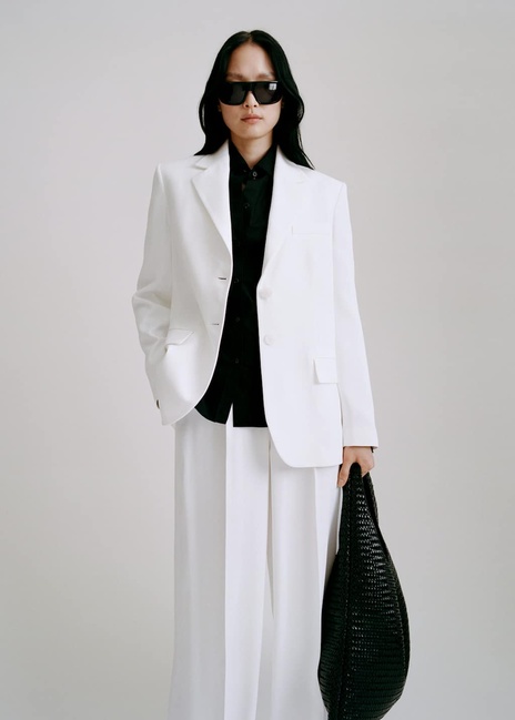 Фото ракурс 5 - Жіночі білі брюки Mango артикул 87076373 01 8 season