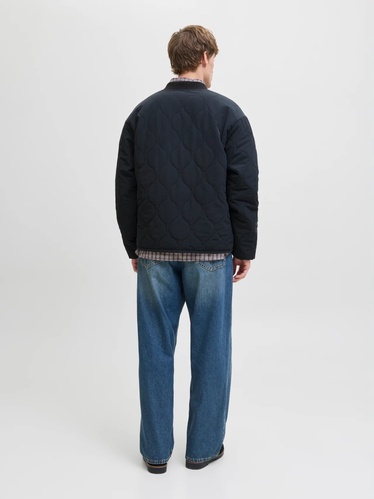 Фото ракурс 2 - Мужская черная куртка Jack & Jones артикул 12279236 Black FW2025