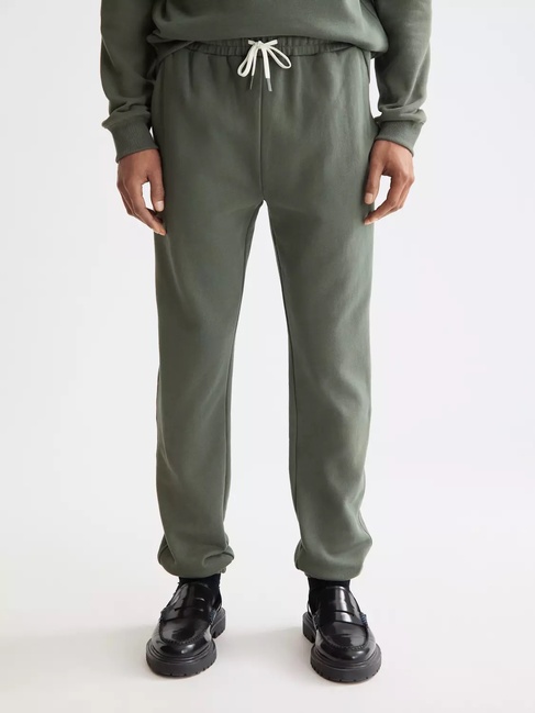 Мужские зеленые штаны SCOTCH & SODA артикул 181217 301 FW2025 Фото ракурс 1 - Мужские зеленые штаны SCOTCH & SODA артикул 181217 301 FW2025