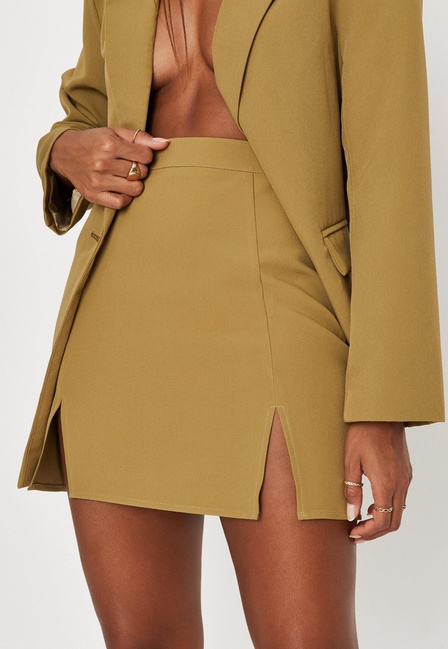 Фото ракурс 1 - Женская хаки юбка Missguided  артикул S21042896 Khaki FW2022