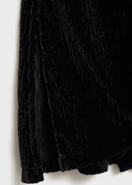 Женский черный топ Mango артикул 77009086 99 7 season Фото ракурс 7 - Женский черный топ Mango артикул 77009086 99 7 season