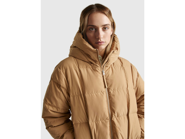 Женская коричневая куртка Benetton артикул 22T6DN086 193 25A Фото ракурс 4 - Женская коричневая куртка Benetton артикул 22T6DN086 193 25A