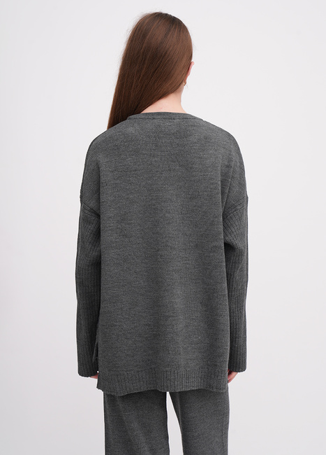Жіночий сірий светр EQUILIBRI артикул W391 057 100 Graphite FW2025 Фото ракурс 2 - Жіночий сірий светр EQUILIBRI артикул W391 057 100 Graphite FW2025