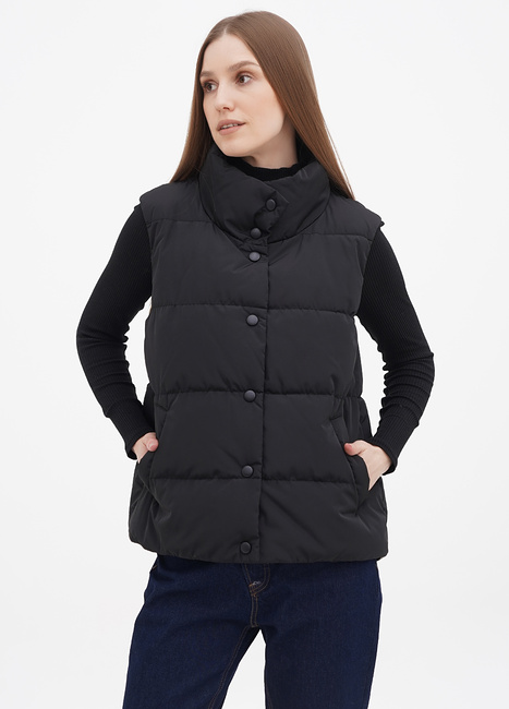 Фото ракурс 1 - Жіночий чорний жилет EQUILIBRI  артикул OD Vest CL Black FW2024