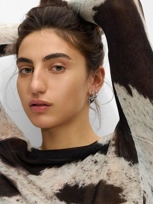 Фото ракурс 3 - Женские серебряные серьги Parfois артикул 229362 _SV SS2025