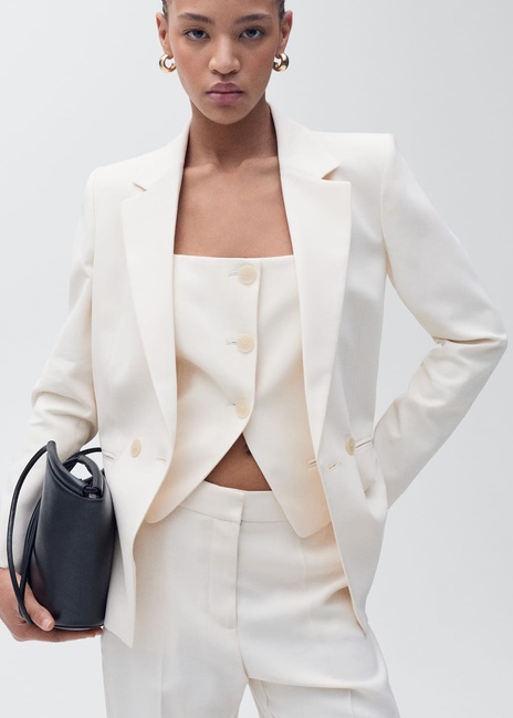 Фото ракурс 4 - Женский молочный жилет Mango артикул 87035736 05 8 season