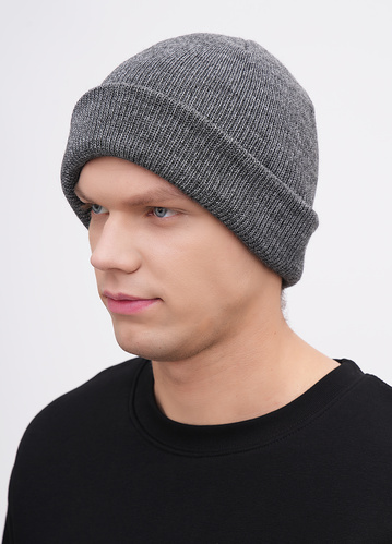 Фото ракурс 1 - Чоловіча сіра шапка EQUILIBRI артикул M881 001 000 Grey FW2025