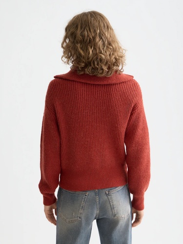 Фото ракурс 2 - Жіночий червоний светр SCOTCH & SODA артикул U9B01037T U629 FW2025