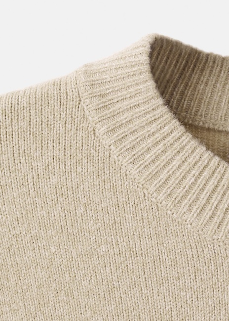 Женский бежевый джемпер Mango артикул 17007789 06 1 season Фото ракурс 6 - Женский бежевый джемпер Mango артикул 17007789 06 1 season