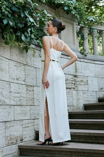 Фото ракурс 2 - Жіноча молочна сукня EQUILIBRI артикул BW452004 000 MILK SS2025