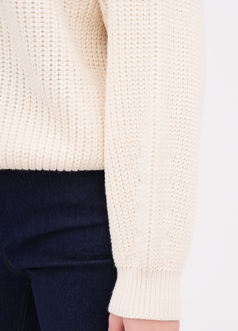 Фото ракурс 4 - Женский молочный свитер EQUILIBRI артикул W342 012 002 ECRU FW2025