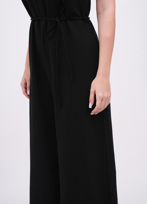 Фото ракурс 4 - Жіночий чорний комбiнезон EQUILIBRI артикул W453 002 000 Black SS2025