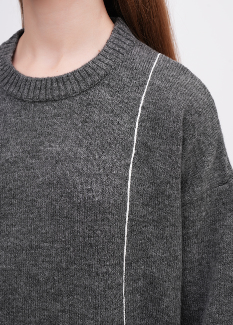Фото ракурс 4 - Жіночий сірий светр EQUILIBRI артикул W342 070 000 Grey FW2025