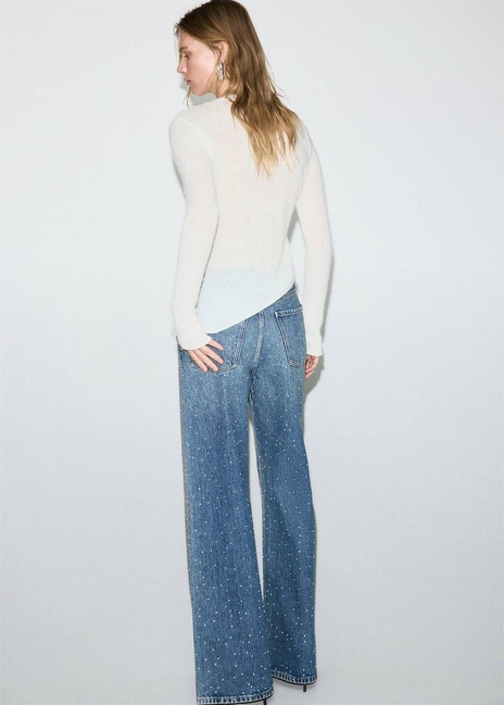 Жіночий молочний джемпер Mango артикул 17009130 02 1 season Фото ракурс 2 - Жіночий молочний джемпер Mango артикул 17009130 02 1 season