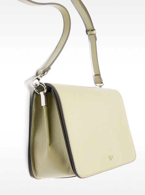 Жіноча зелена сумка Parfois артикул 230503 _GN SS2025 Фото ракурс 3 - Жіноча зелена сумка Parfois артикул 230503 _GN SS2025