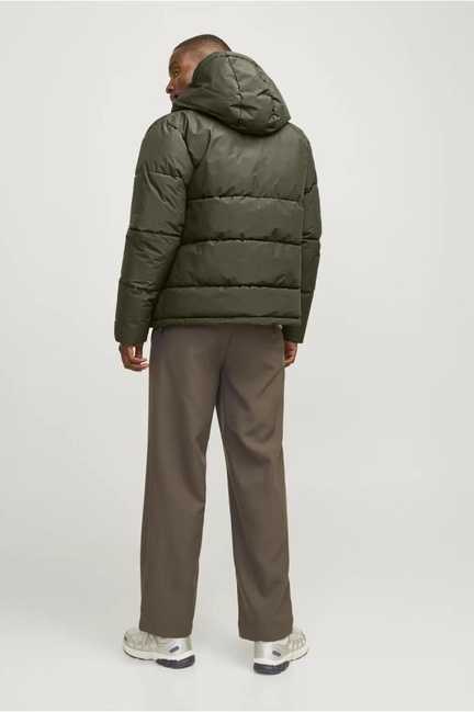 Фото ракурс 2 - Мужская зелёная куртка Jack & Jones  артикул 12259850 OLIVE NIGHT FW2024