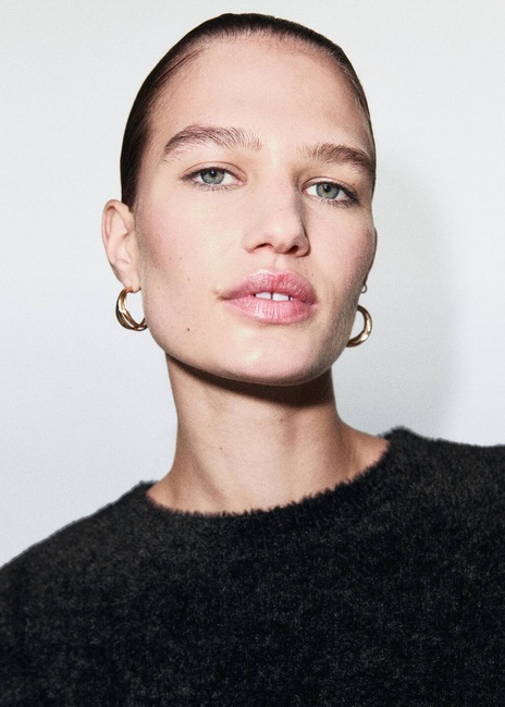 Фото ракурс 4 - Жіночий чорний джемпер Mango артикул 17009124 99 1 season