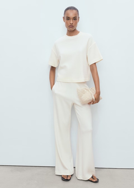 Женская молочная футболка Mango артикул 17014099 05 1 season Фото ракурс 5 - Женская молочная футболка Mango артикул 17014099 05 1 season